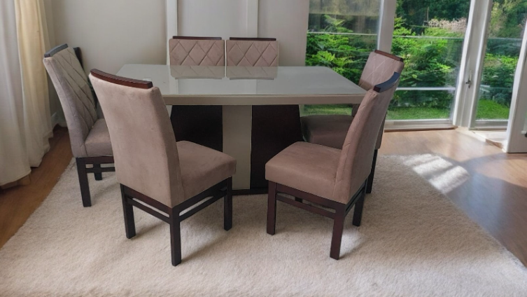 Mesa Vidro 1,60x0,90 c/ Borda c/ Pé Central Cubo Ang. c/ 6 cad. ELEGANCE